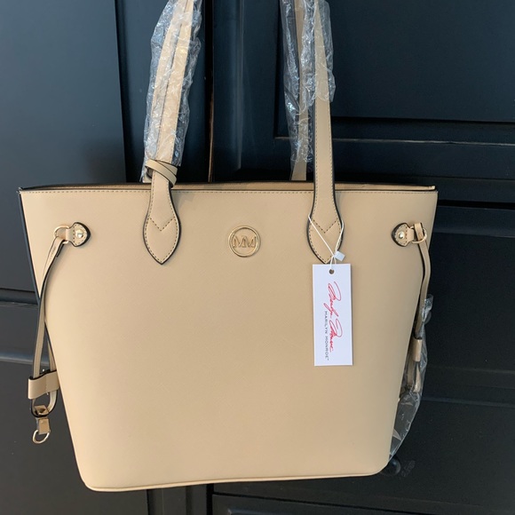 Monroe tote with clutch and shoulder bag. - Picture 5 of 5